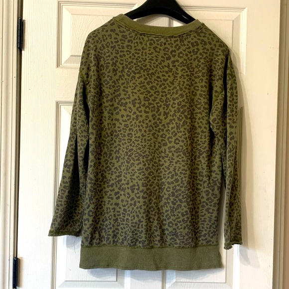 C&C California Pullover Sweatshirt Olive Leopard Large - Picture 4 of 5